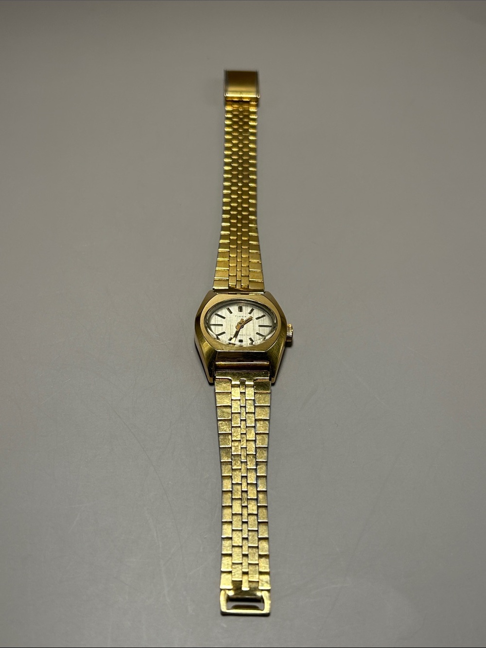 Timex Gold Tone Ladies Manual Wind 1970's Wrist Watch